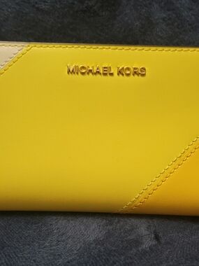 MICHAEL KORS Yellow Leather Wallet